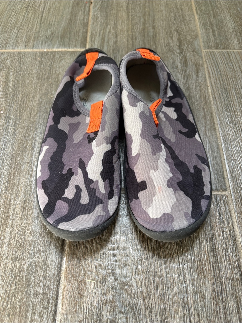 Cat & Jack Gray Camo Kids Water Shoes with Orange Tabs